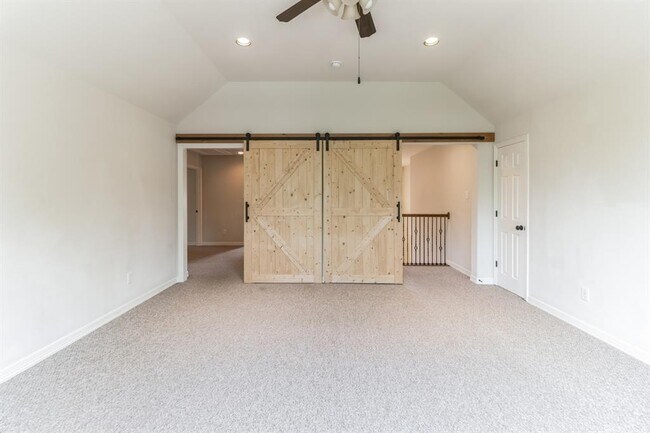 Building Photo - 208 Angus Dr