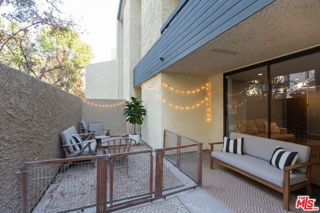 Building Photo - 4041 Via Marisol