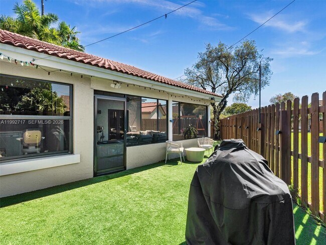 Building Photo - 2083 Augusta