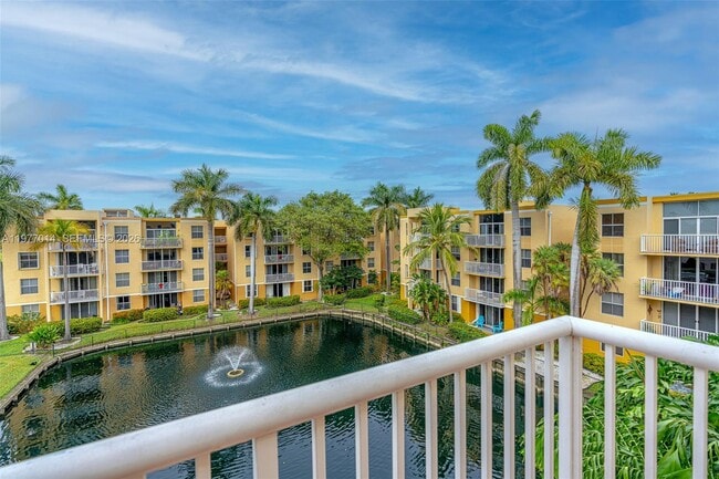 Building Photo - 1450 SE 3rd Ave