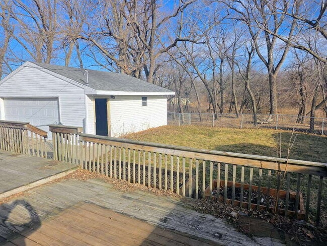 Building Photo - 114 N 5th St