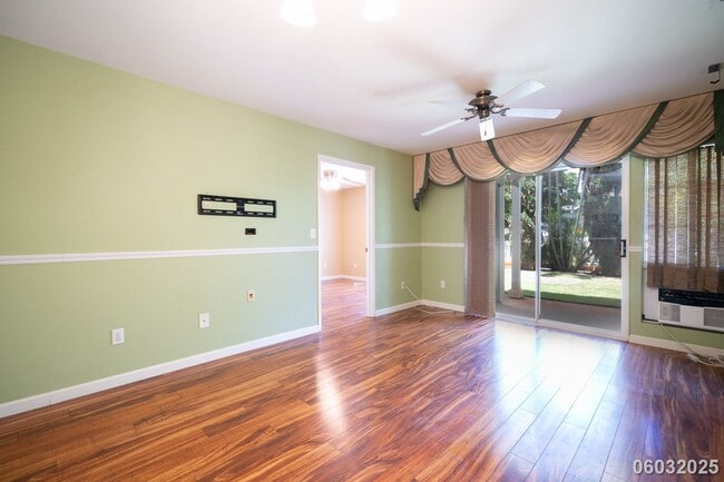 Building Photo - (2 bd / 2 ba / 2 parking Condo in Waikele)