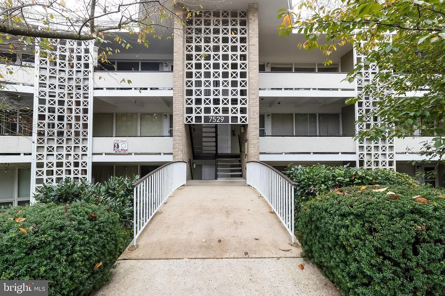 Entry - 7529 Spring Lake Dr