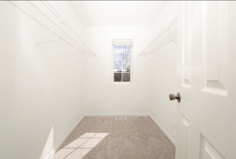 Building Photo - 4036 Blackstone Dr