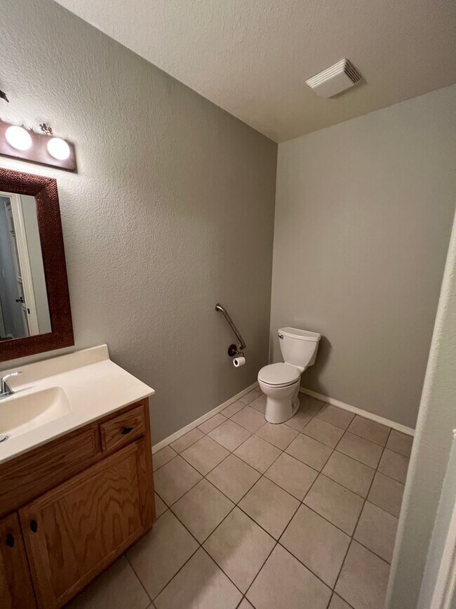 Building Photo - Rancho Mirage CONDO 1 Bedroom 1 Bath  1/CG
