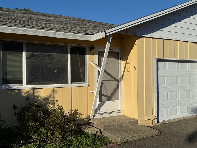 Primary Photo - 1240 Martha Way