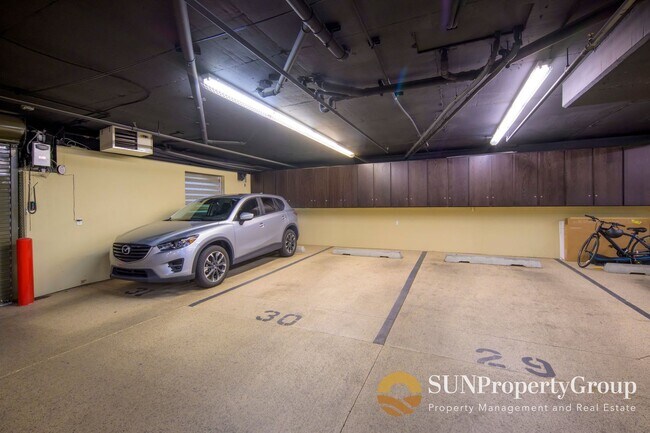 Building Photo - Freshly Updated Luxury Condo In Desirable Millcreek Terrace Community