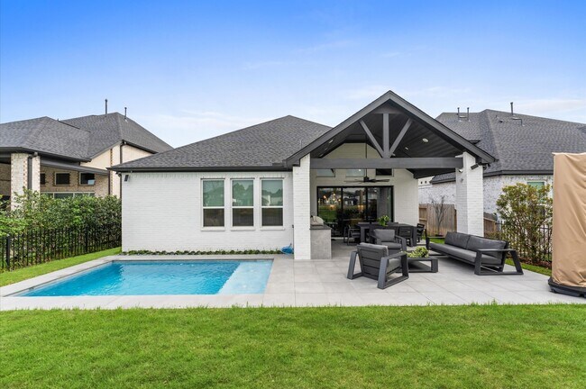 Building Photo - 9638 Birchwood Holw Trl