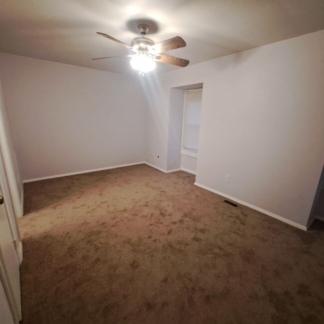 Building Photo - 6590 Stoney Point S