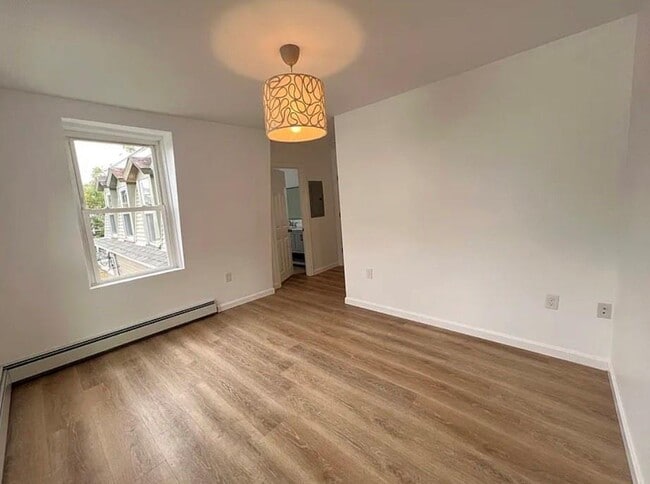 Building Photo - 9 Turner Ave