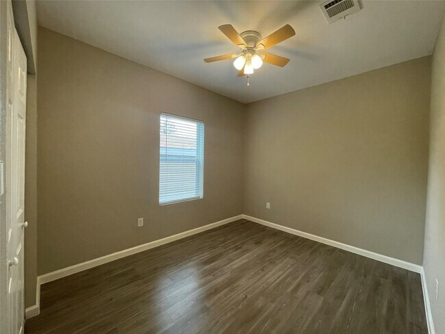 Building Photo - 2210 Arapahoe Dr