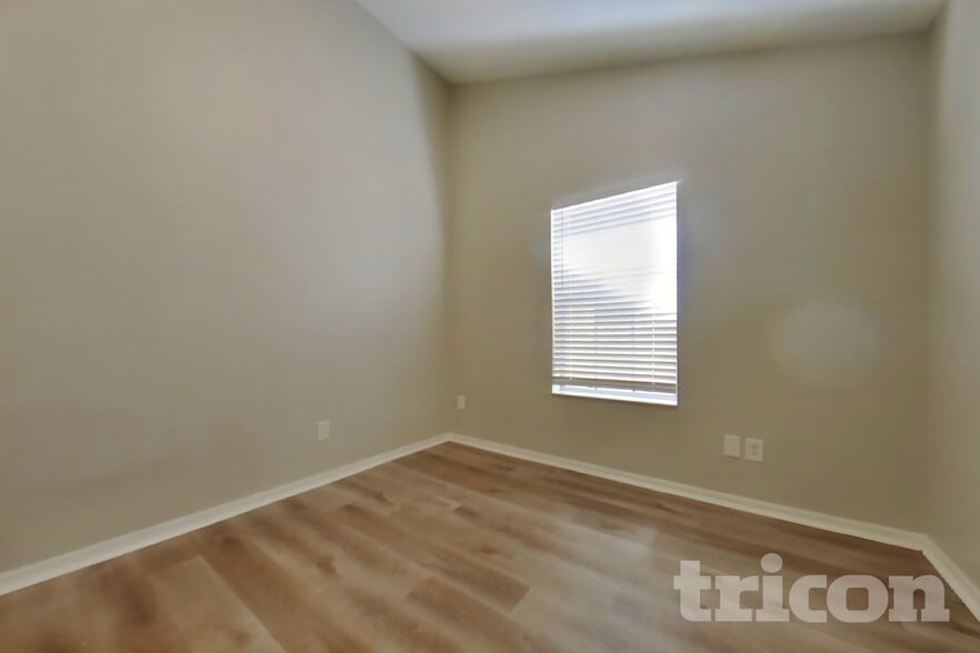 Building Photo - 1623 Chatham Cir