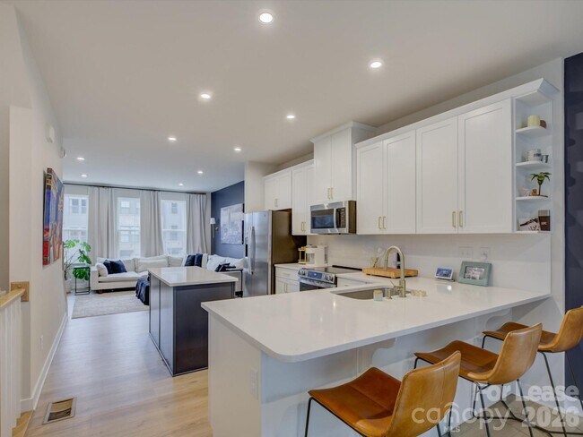 Building Photo - 6112 Station Crossing Ave