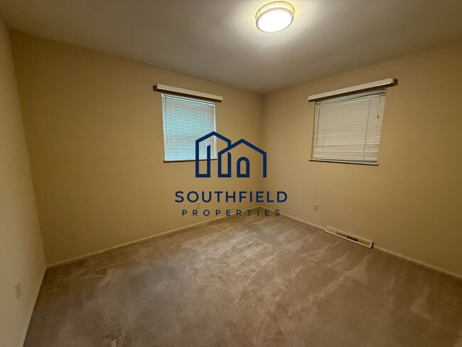 Building Photo - 7147 Bluecrest Dr