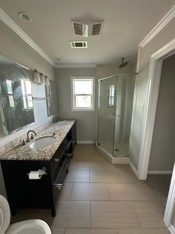 Building Photo - 5 Lawrence Cir