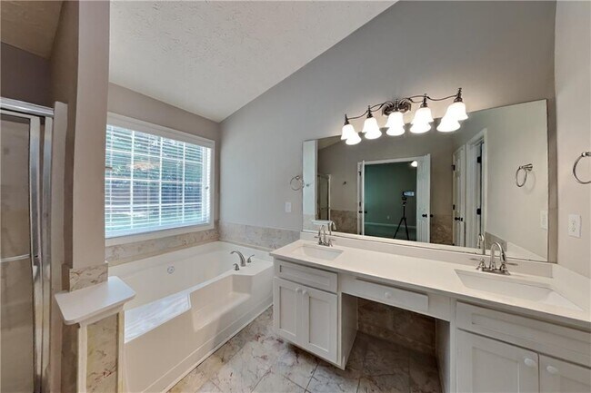 Building Photo - 1325 Cedar Oak Ln