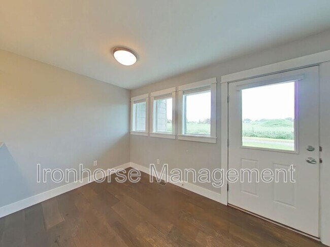 Building Photo - 2930 Warbler Way