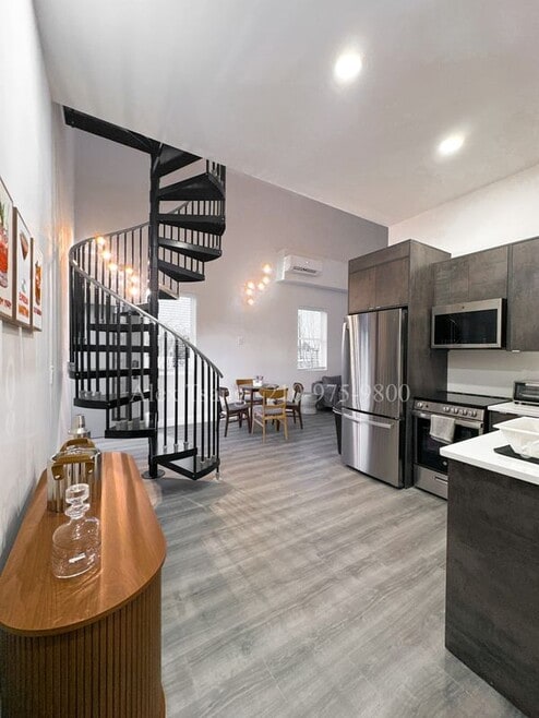 Building Photo - 316 Toledo St