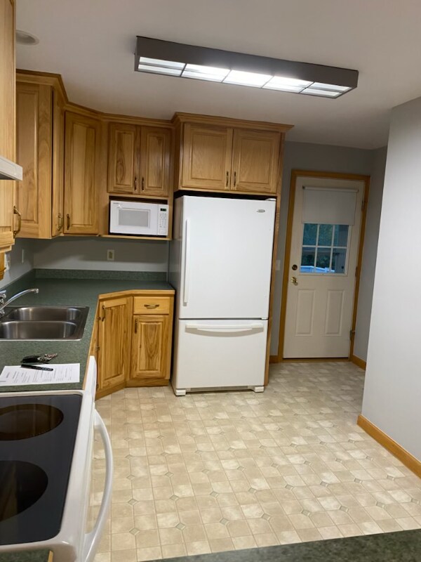 Building Photo - 174 Lakewood Dr