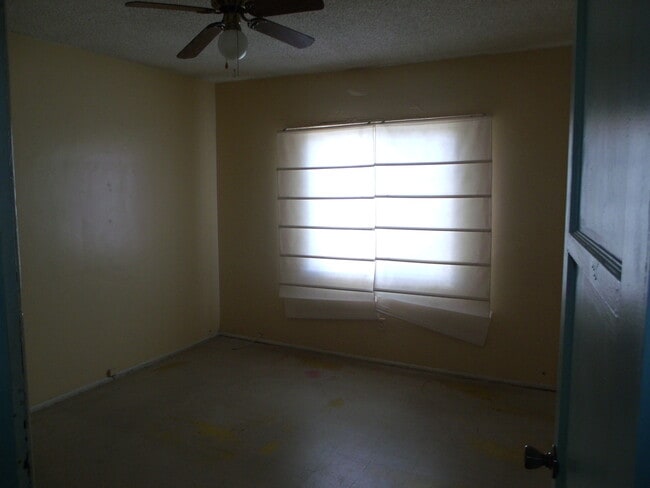 Building Photo - Large Single Story Home in Old Henderson/Pets Welcome