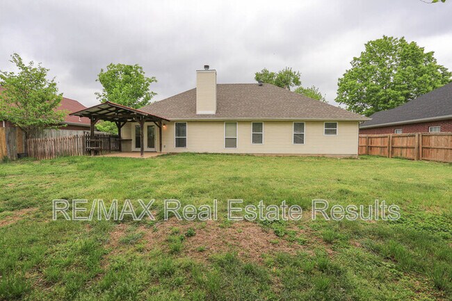 Building Photo - 3606 SE 8th St