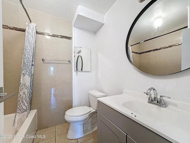 Building Photo - 1500 Highland Ct