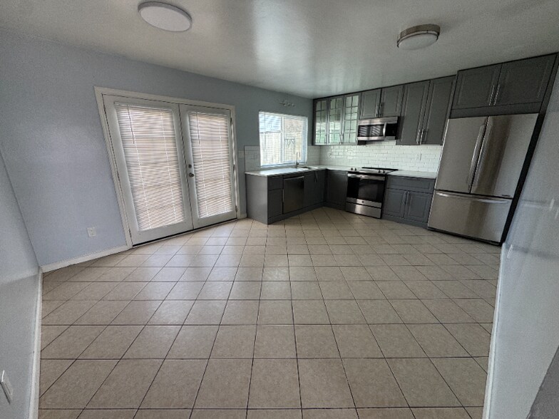 Building Photo - 1012 Valhalla Dr