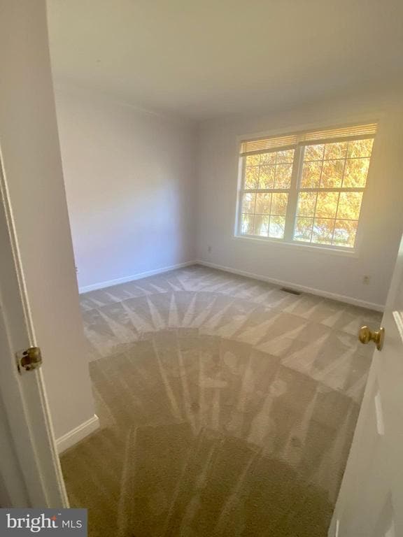 Building Photo - 15 Oak Rd