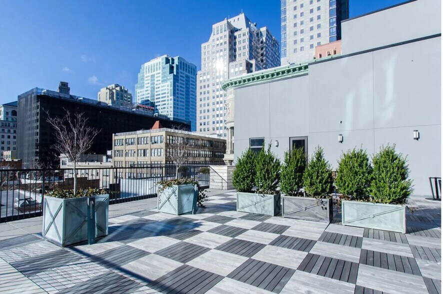 Building Photo - 72 Willoughby St