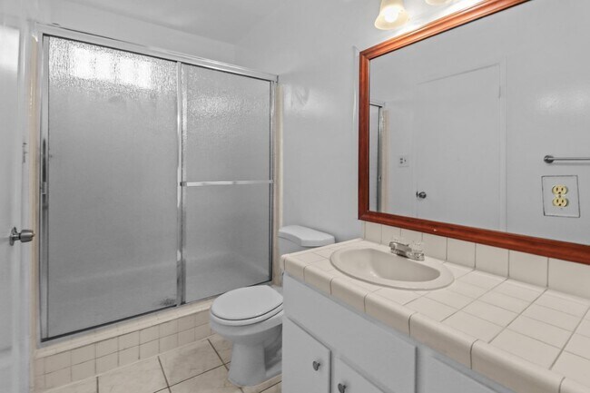 Building Photo - 4610 Densmore Ave