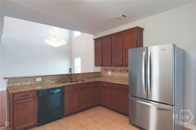 Building Photo - 25 Litchfield Dr