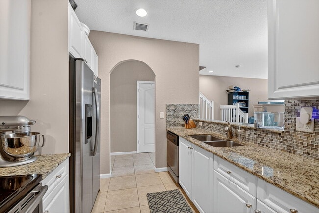 Building Photo - 5296 Palm Colony Dr