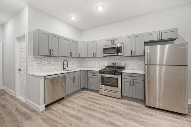 Building Photo - 1156 S 52nd St