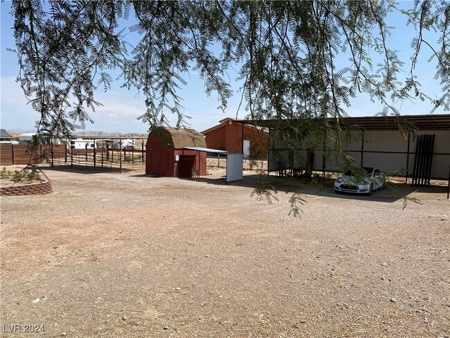 Building Photo - 1005 E McKnight Ave