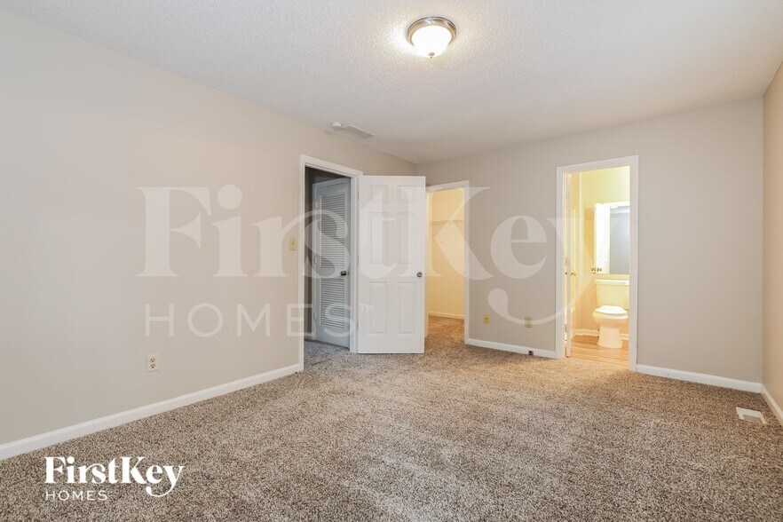 Building Photo - 8062 Creekstone Way