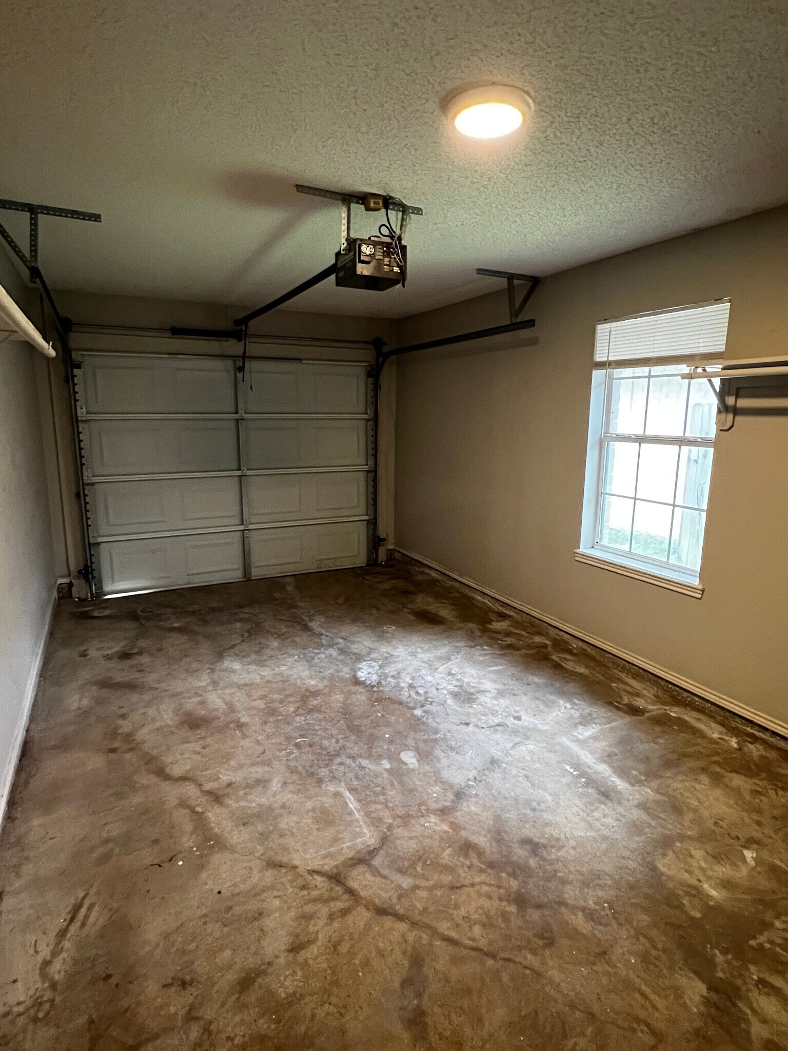 Building Photo - 3535 Warwick Glen Dr