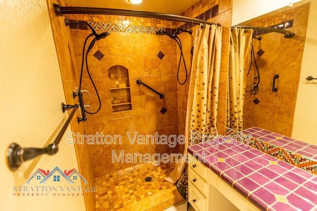 Building Photo - 10015 E Mountain View Rd