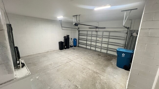 Building Photo - BEAUTIFUL 3 Bedroom, 2 Bathroom Home in Palm Bay!! (NEW PICTURES COMING SOON!!)