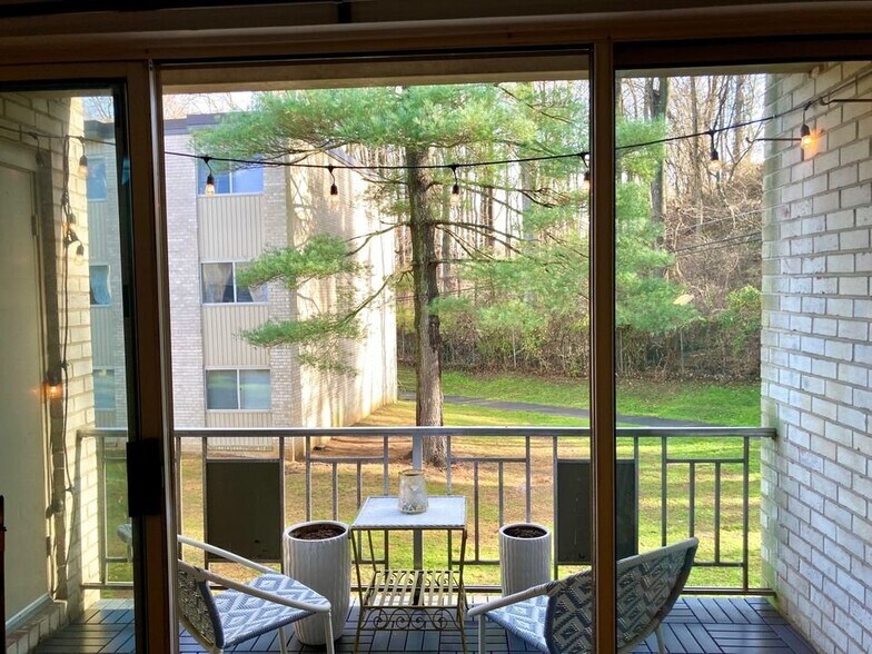 Building Photo - 12209 Braxfield Ct