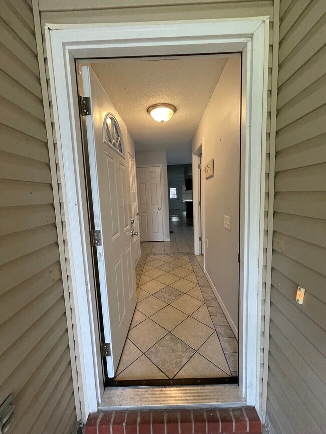 Building Photo - 1145 Merrie Way
