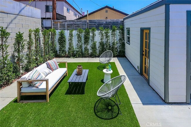 Building Photo - 3816 Goldwyn Terrace