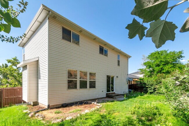 Building Photo - REFRESHED 5-Bedroom Home in Desirable Draper - Pet Friendly - NEW CARPET UPSTAIRS | Refreshed kit...