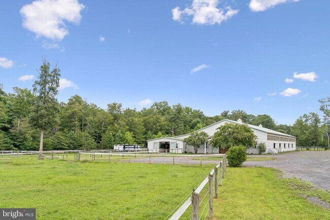 Building Photo - 15104 Gardner Rd