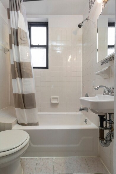 Building Photo - 319 E 95th St