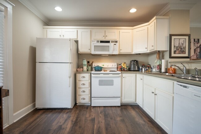 Building Photo - Woodlands Unit 237 - Available NOW