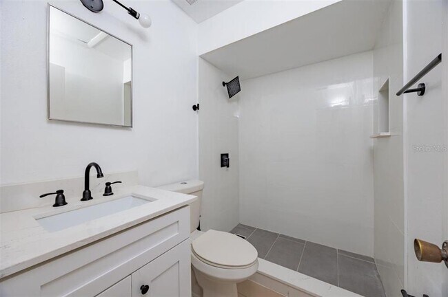 Building Photo - 9800 Turf Way