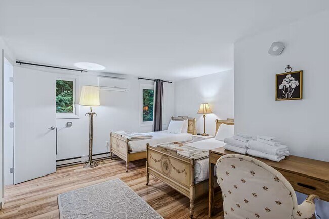 Building Photo - 2364 Willard Rd