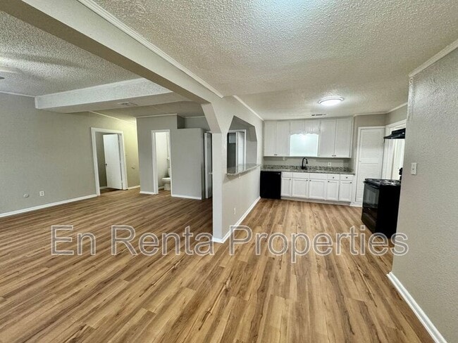 Building Photo - 2906 Birch Park Dr