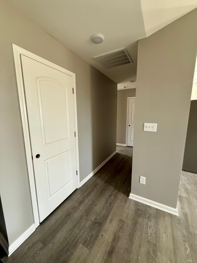 Building Photo - 177 Landry Ln