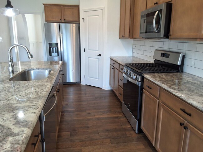 Building Photo - West Knoxville 37932 - 4 bedroom, 2 bath home in desirable Hardin Valley area. - Contact Sharon A...